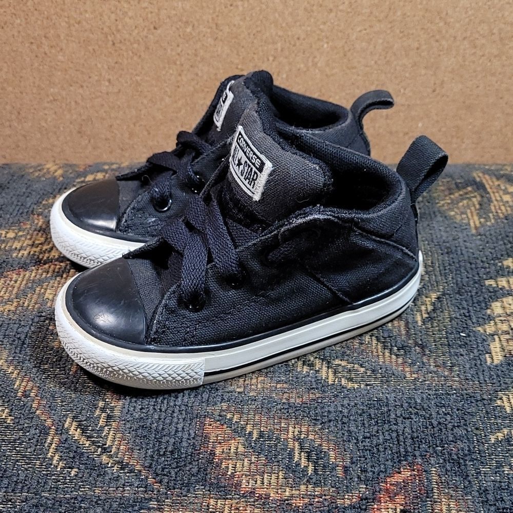 Converse Kids Black Chuck Taylor All Star Axel Mid- Size 6/13 cm